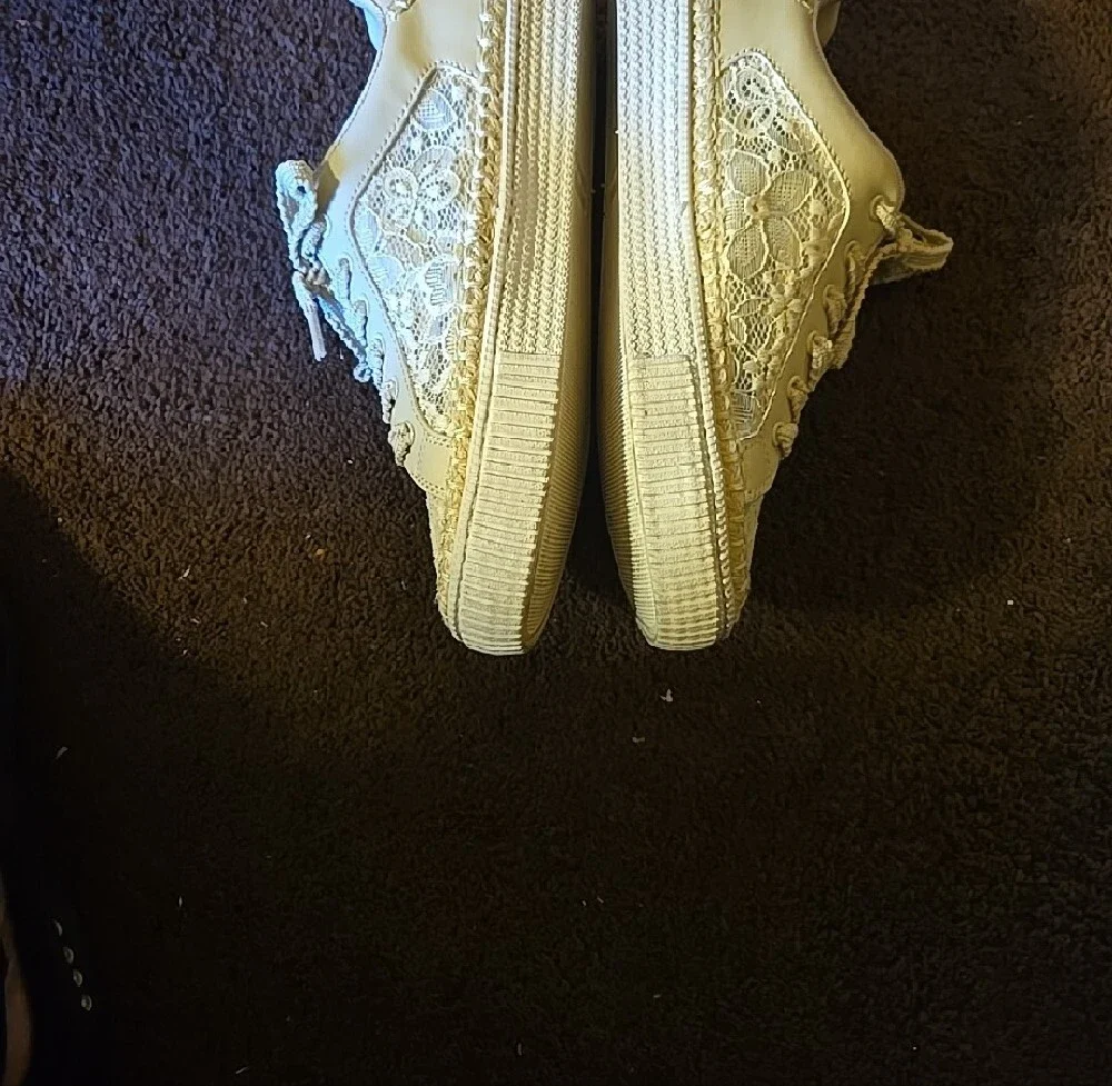 Marc Fisher Cream Lace Platform Sneakers Size 9. Worn Once - Picture 6 of 8